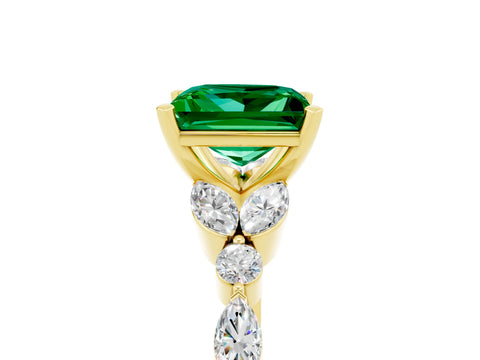 Yellow gold Princess Cut Emerald Solitaire Ring with Side Stones and Four-Prong Setting_17