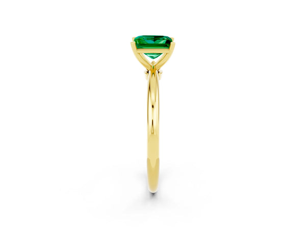 Yellow gold Princess Cut Emerald Solitaire Ring with Six-Prong Setting and Classic Band