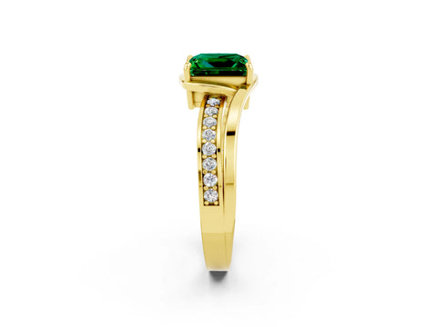 Yellow gold Princess Cut Emerald Solitaire Ring with Split Shank and Prong Setting_2