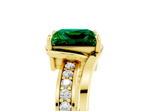 Yellow gold Princess Cut Emerald Solitaire Ring with Split Shank and Prong Setting_5