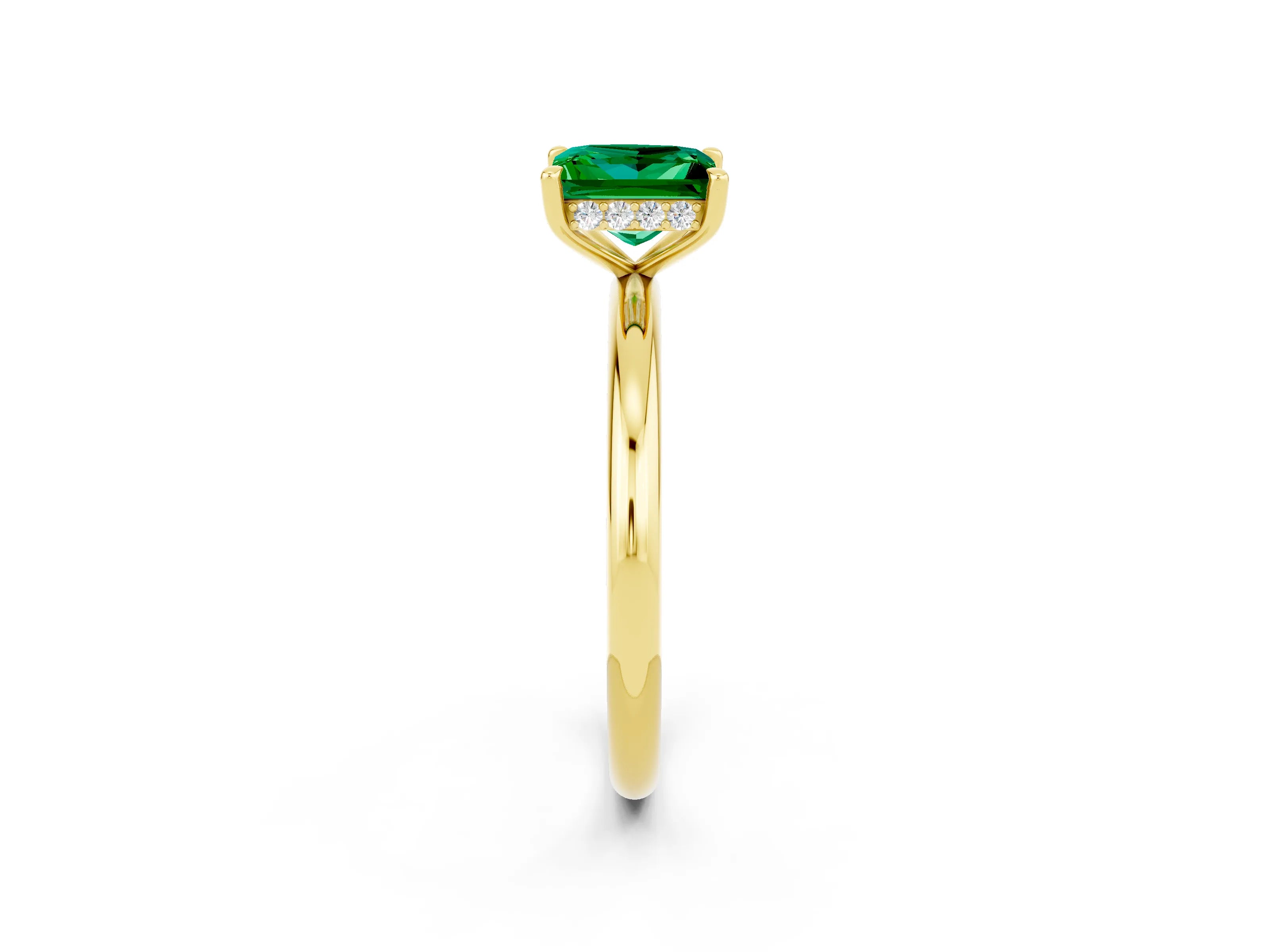 Yellow gold Princess Cut Emerald Solitaire Ring with Thin Band and Four-Prong Setting_2