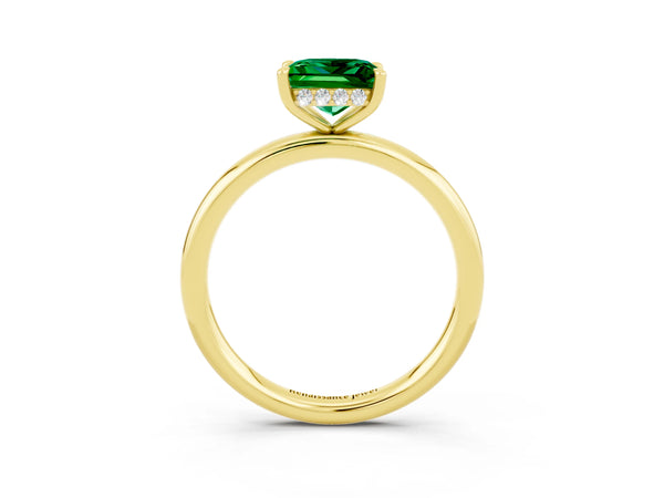Yellow gold Princess Cut Emerald Solitaire Ring with Thin Band and Four-Prong Setting