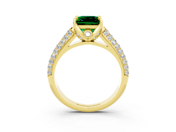 Yellow gold Princess Cut Emerald Solitaire Ring with Three-Row Pavé Band and Four-Prong Setting