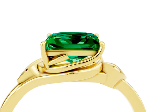 Yellow gold Princess Cut Emerald Solitaire Ring with Twist Band and Four-Prong Setting_28