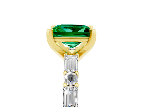 Yellow gold Princess Cut Emerald Solitaire with Side Baguettes and Channel Set Band_5