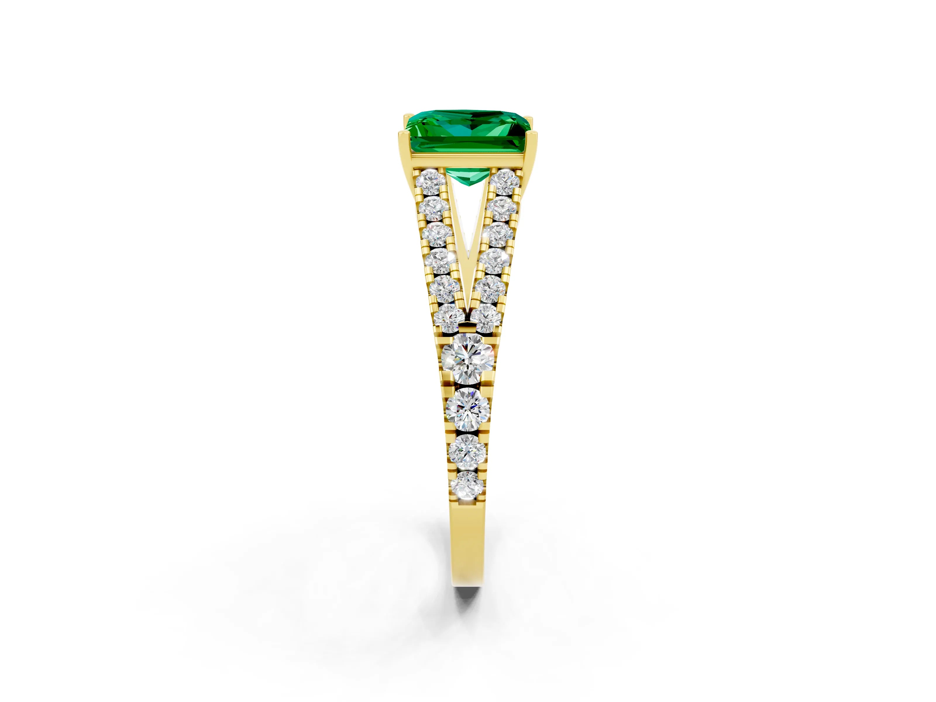 Yellow gold Princess Cut Emerald Split Shank Pavé Engagement Ring with Four-Prong Setting_26
