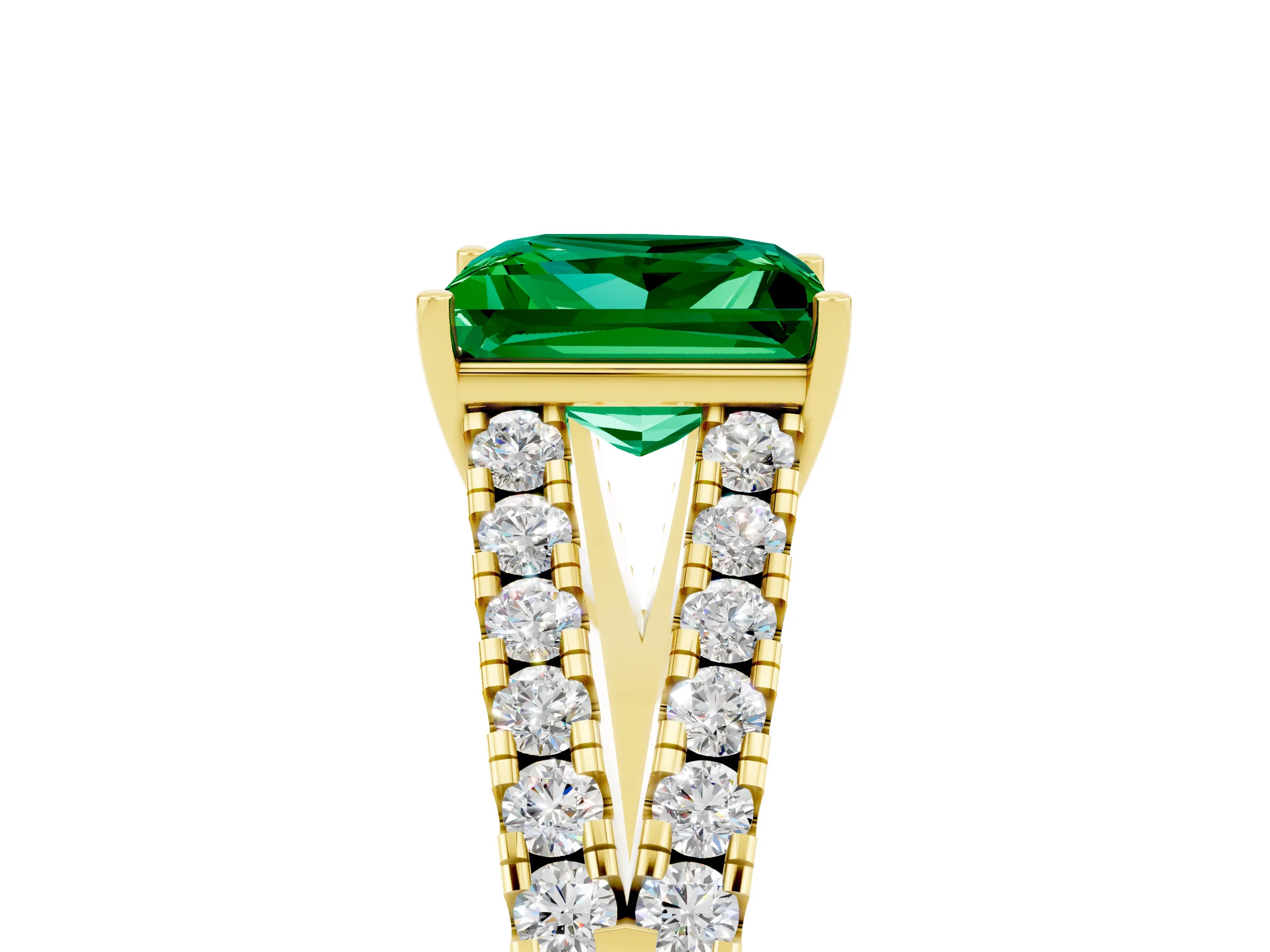 Yellow gold Princess Cut Emerald Split Shank Pavé Engagement Ring with Four-Prong Setting_29