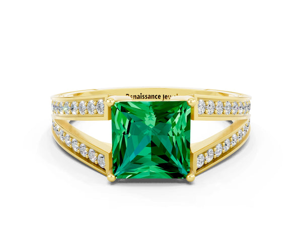 Yellow gold Princess Cut Emerald Split Shank Ring with Pavé Band and Four-Prong Setting