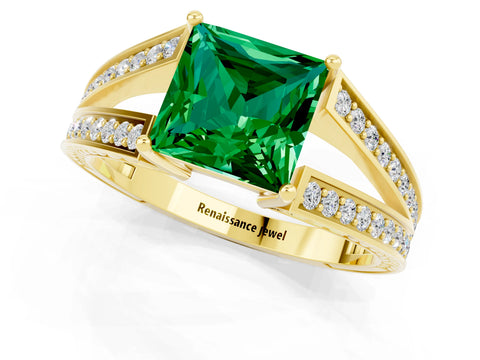 Yellow gold Princess Cut Emerald Split Shank Ring with Pavé Band and Four-Prong Setting_1