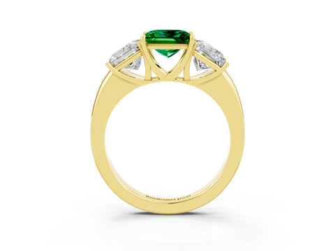 Yellow gold Princess Cut Emerald Three-Stone Ring with Four-Prong Setting and Classic Band_3