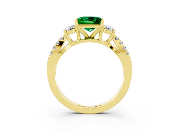 Yellow gold Princess Cut Emerald Three-Stone Ring with Pavé Split Shank and Four-Prong Setting