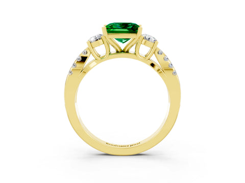 Yellow gold Princess Cut Emerald Three-Stone Ring with Pavé Split Shank and Four-Prong Setting_3