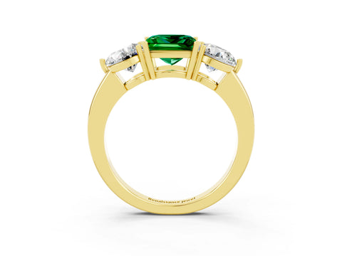 Yellow gold Princess Cut Emerald Three-Stone Ring with Prong Setting and Classic Band_3