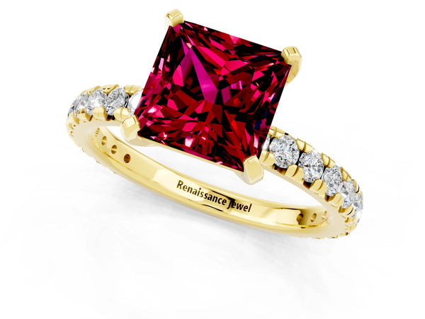 Yellow gold Princess Cut Garnet Pavé Solitaire Ring with Round Band and Prong Setting
