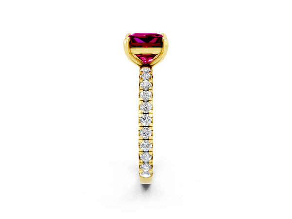 Yellow gold Princess Cut Garnet Pavé Solitaire Ring with Round Band and Prong Setting