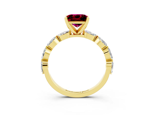 Yellow gold Princess Cut Garnet Ring with Marquise Side Stones and Prong Setting