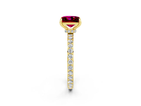 Yellow gold Princess Cut Garnet Ring with Pavé Band and Four-Prong Setting_2
