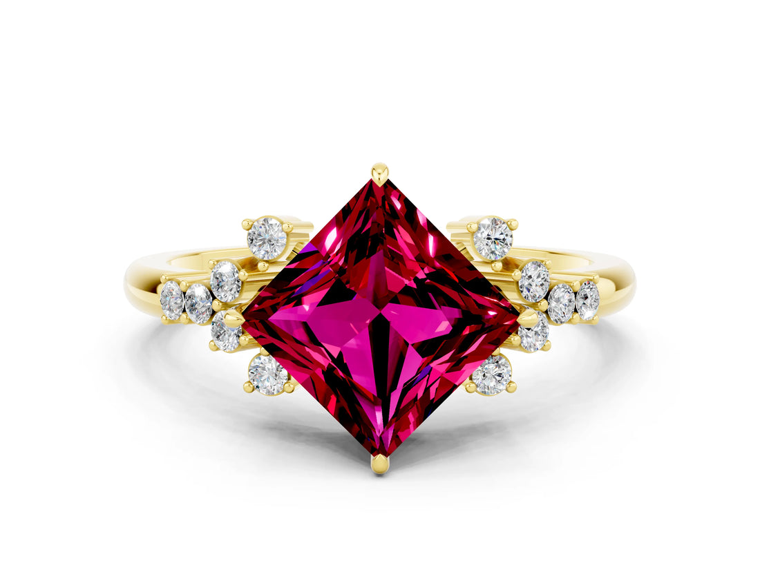 Yellow gold Princess Cut Garnet Ring with Side Stones and Four-Prong Setting_37