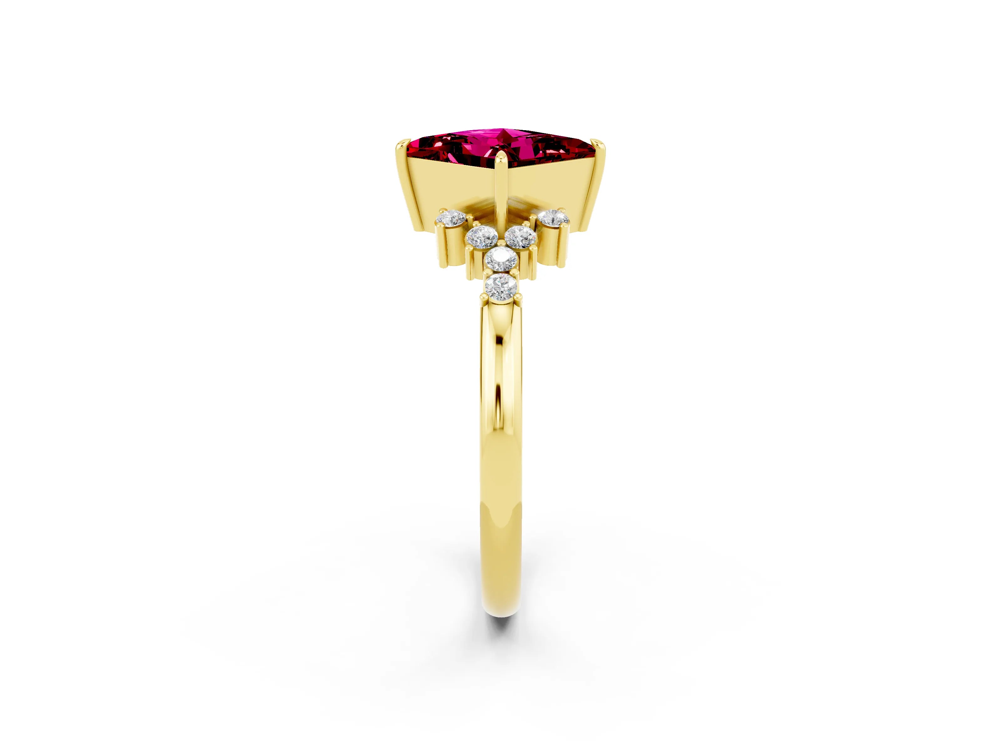 Yellow gold Princess Cut Garnet Ring with Side Stones and Four-Prong Setting_39