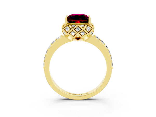 Yellow gold Princess Cut Garnet Scalloped Halo Engagement Ring with Round Shared Prong Band