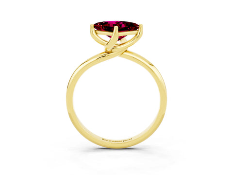 Yellow gold Princess Cut Garnet Solitaire Engagement Ring with Four-Prong Setting and Classic Band_15