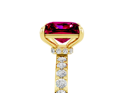 Yellow gold Princess Cut Garnet Solitaire Engagement Ring with Pavé Band and Four-Prong Setting_5