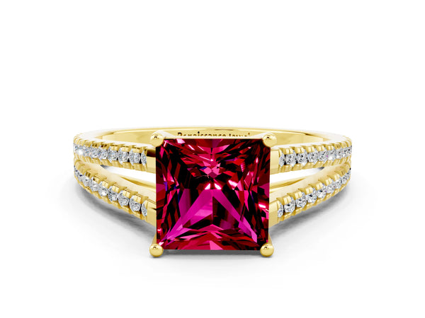 Yellow gold Princess Cut Garnet Solitaire Engagement Ring with Split Shank Pavé Band