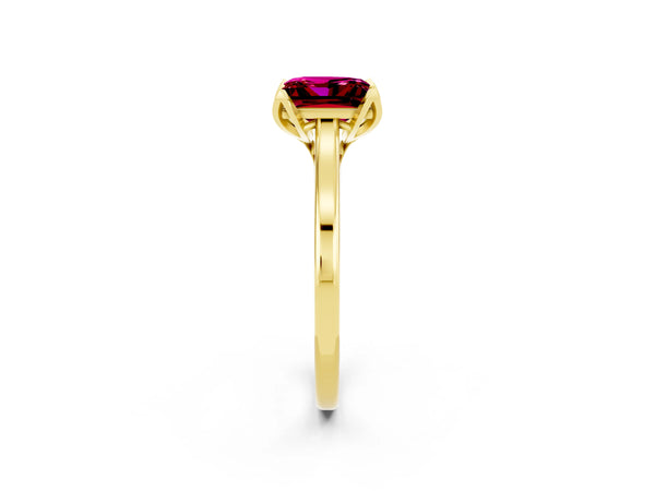Yellow gold Princess Cut Garnet Solitaire Ring with Flower Prong Setting and Classic Band