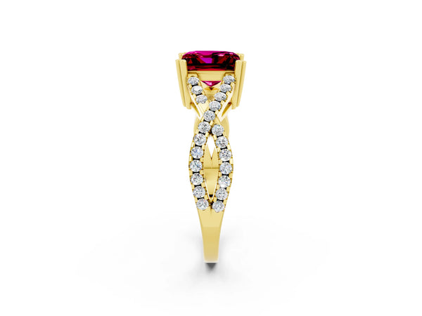 Yellow gold Princess Cut Garnet Solitaire Ring with Four-Prong Setting and Twisted Pavé Band
