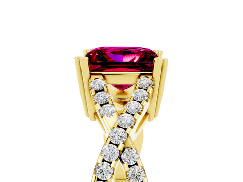 Yellow gold Princess Cut Garnet Solitaire Ring with Four-Prong Setting and Twisted Pavé Band_5