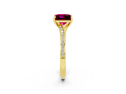 Yellow gold Princess Cut Garnet Solitaire Ring with Pavé Band and Prong Setting_14