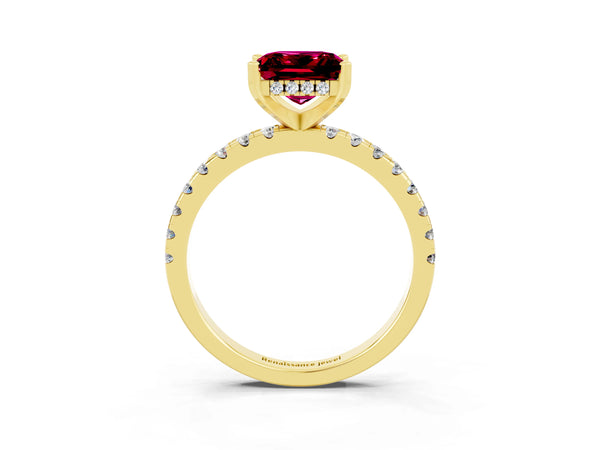 Yellow gold Princess Cut Garnet Solitaire Ring with Round Pavé Band and Four-Prong Setting