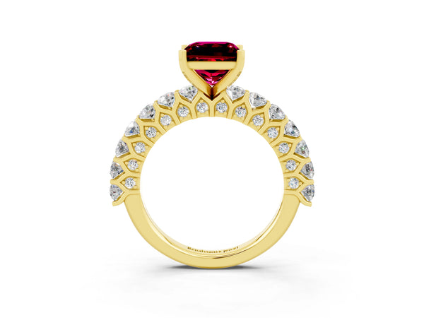 Yellow gold Princess Cut Garnet Solitaire Ring with Shared Prong Pavé Band and Four-Prong Setting