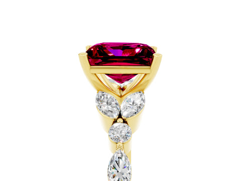 Yellow gold Princess Cut Garnet Solitaire Ring with Side Stones and Four-Prong Setting_17