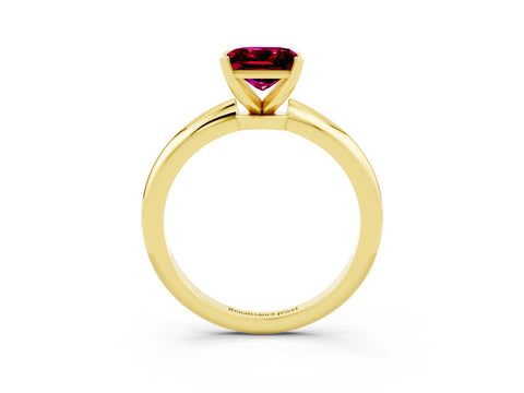 Yellow gold Princess Cut Garnet Solitaire Ring with Six-Prong Setting and Classic Band_3