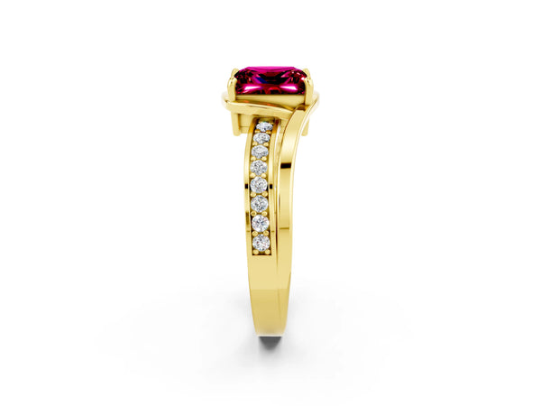 Yellow gold Princess Cut Garnet Solitaire Ring with Split Shank and Prong Setting