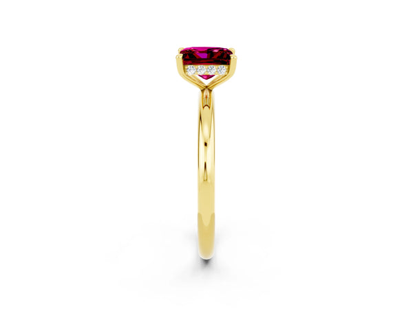 Yellow gold Princess Cut Garnet Solitaire Ring with Thin Band and Four-Prong Setting