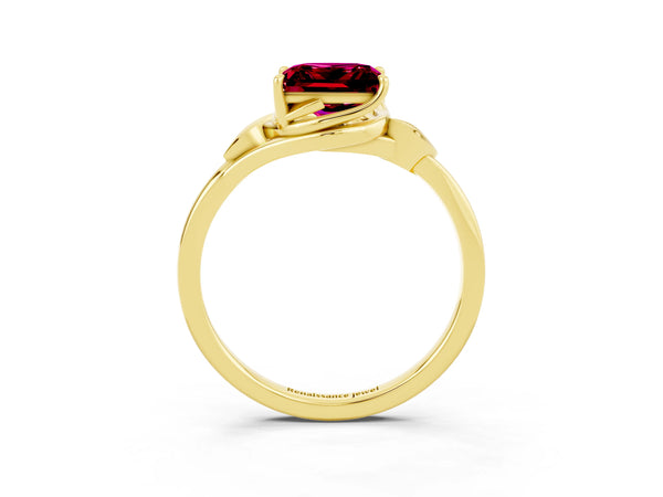 Yellow gold Princess Cut Garnet Solitaire Ring with Twist Band and Four-Prong Setting