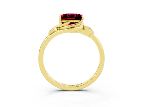 Yellow gold Princess Cut Garnet Solitaire Ring with Twist Band and Four-Prong Setting_27