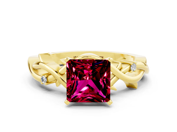 Yellow gold Princess Cut Garnet Solitaire Ring with Twisted Band and Prong Setting
