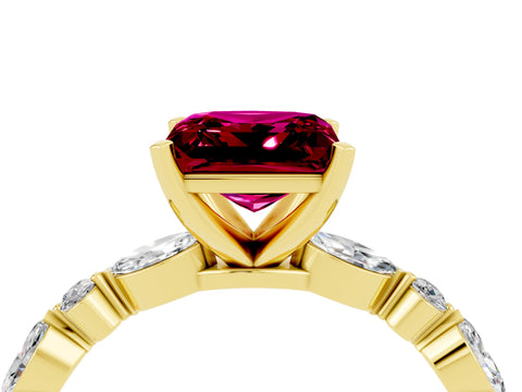 Yellow gold Princess Cut Garnet Solitaire with Side Stones on a Pavé Band and Four-Prong Setting_4