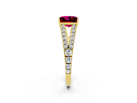 Yellow gold Princess Cut Garnet Split Shank Pavé Engagement Ring with Four-Prong Setting_14