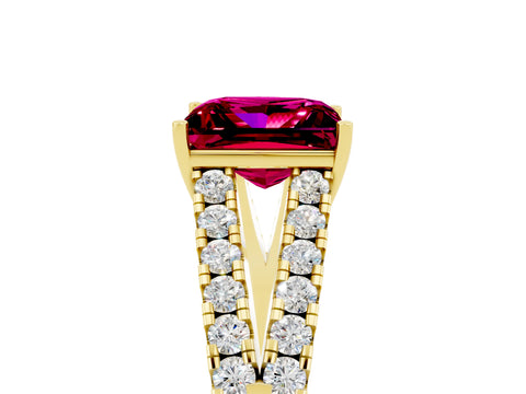 Yellow gold Princess Cut Garnet Split Shank Pavé Engagement Ring with Four-Prong Setting_17