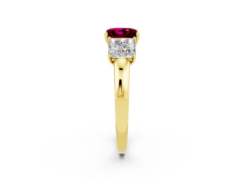 Yellow gold Princess Cut Garnet Three-Stone Ring with Four-Prong Setting and Classic Band_2