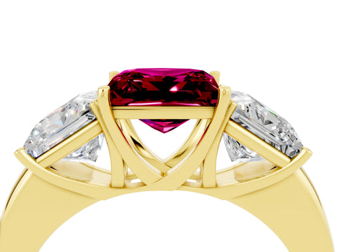 Yellow gold Princess Cut Garnet Three-Stone Ring with Four-Prong Setting and Classic Band_4