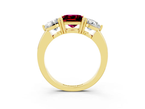 Yellow gold Princess Cut Garnet Three-Stone Ring with Prong Setting and Classic Band_3