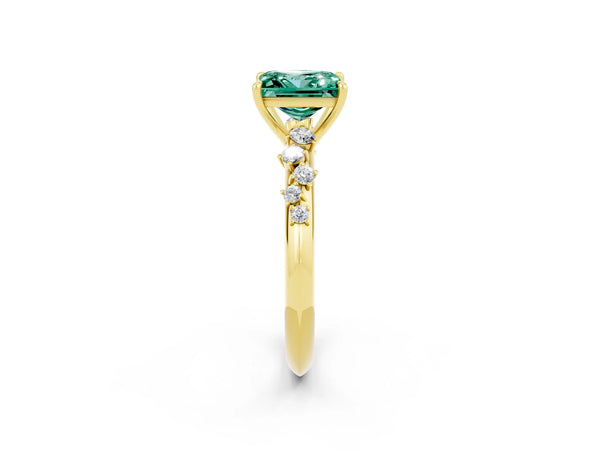Yellow gold Princess Cut Green Sapphire Cluster Side Stone Solitaire Ring with Prong Setting