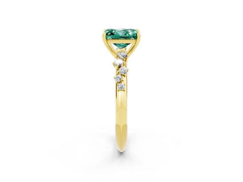 Yellow gold Princess Cut Green Sapphire Cluster Side Stone Solitaire Ring with Prong Setting_26