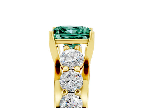 Yellow gold Princess Cut Green Sapphire Engagement Ring with Pavé Band and Four-Prong Setting_5