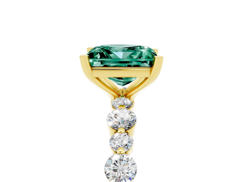 Yellow gold Princess Cut Green Sapphire Prong Set Engagement Ring with Pavé Band_5